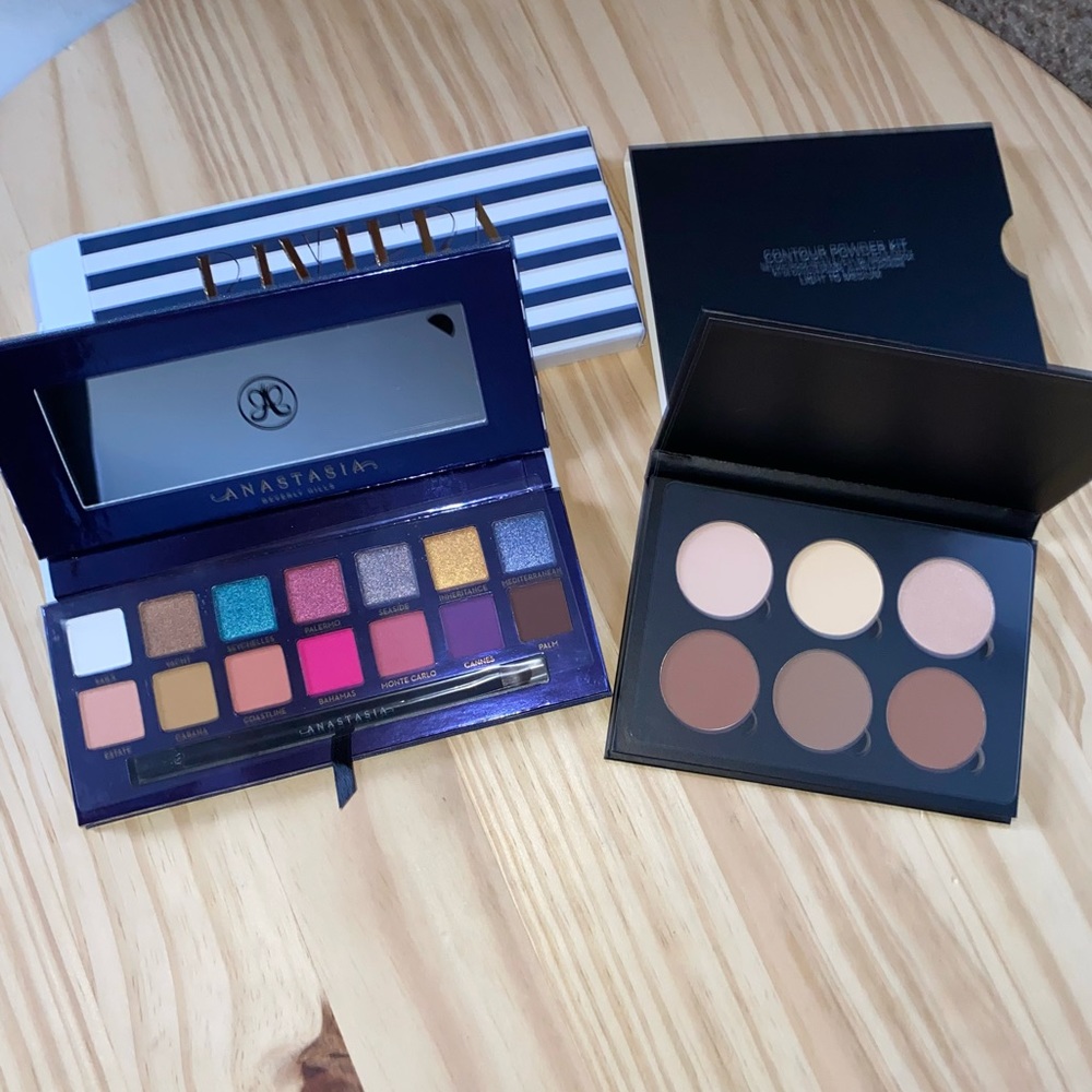 2 NEW ABH PALETTES 1 CONTOUR PALETTE 1 EYESHADOW PALETTE WITH BRUSH